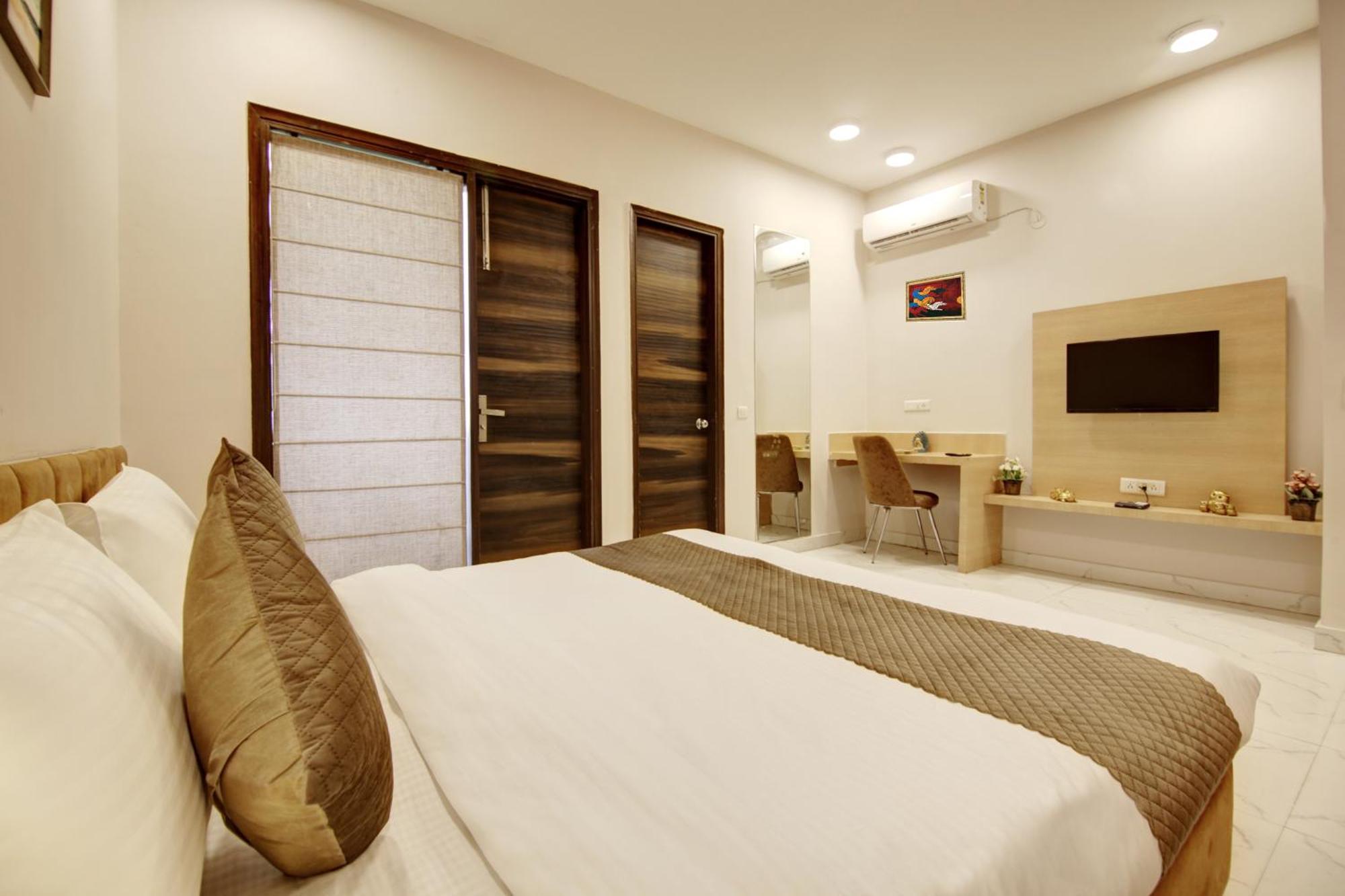 Limewood Stay - Fortis Hospital グルガウン エクステリア 写真